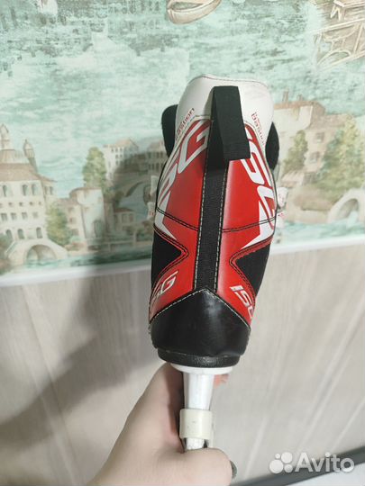 Коньки хоккейные