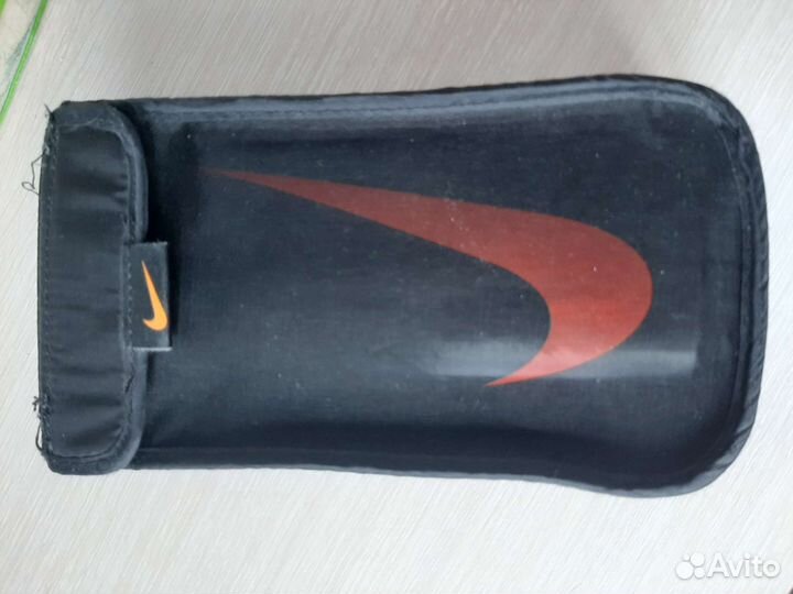 Щитки футбольные nike
