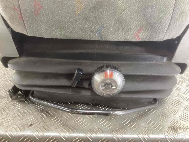 Сиденье переднее левое Volkswagen Crafter