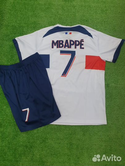 Форма Paris Saint-Germain гостевая Mbappe