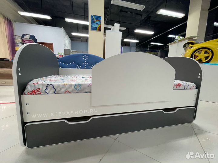 Детская кровать с ящиком и бортиком