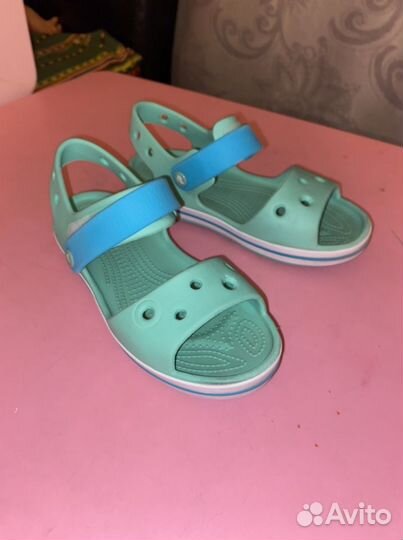 Сандалии crocs