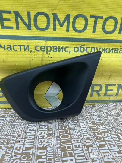 Накладка птф передняя правая Renault Duster