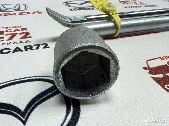 Ключ баллонный Mazda CX-5 KE 2012-2017