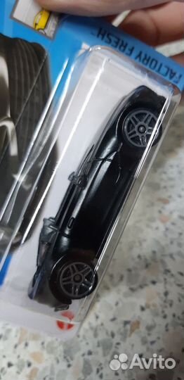 Модель Hot Wheels Aston Martin V12 Speedster