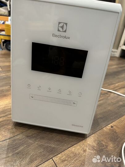 Увлажнитель воздуха Electrolux EHU-3610D/EHU-3615D