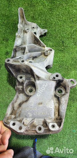 Кронштейн генератора Renault Clio 2