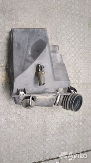 Корпус воздушного фильтра Audi A8 (D2)