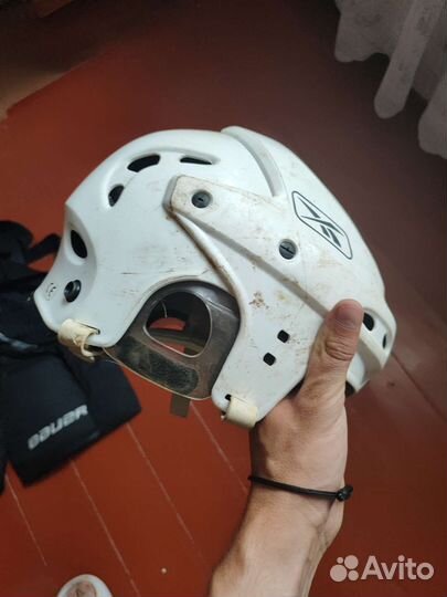 Шлем хоккейный