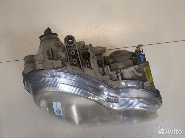 Фара (передняя) правая Mercedes C W203