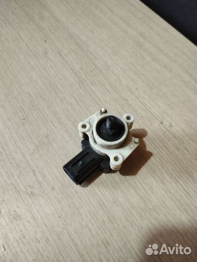 Датчик положения кузова б/у оригинал Япония