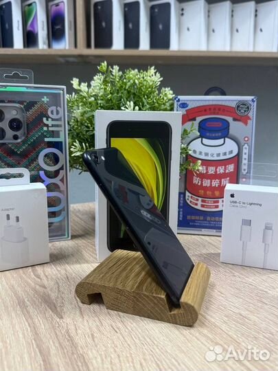 iPhone SE (2020), 64 ГБ