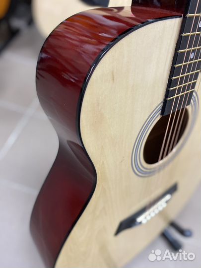 Акустическая гитара полноразмерная