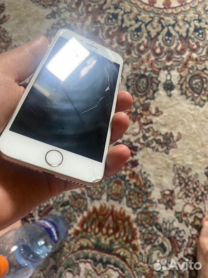 Телефон iPhone 8; 64 gb