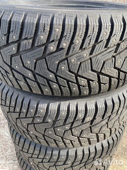 Hankook Winter I'Pike RS2 W429 215/50 R17 95T