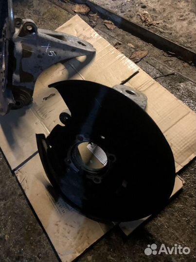 Цапфа кулак задний левый правый Bmw x5 e53