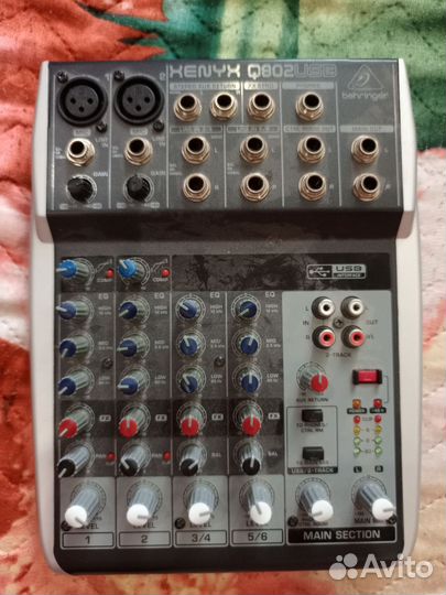 Behringer xenyx 802S Аналоговый микшер