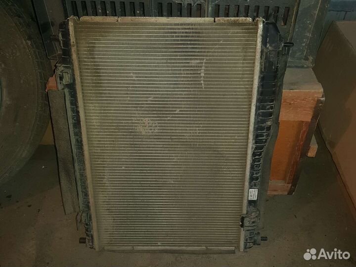 Радиатор охлаждения Ford Fiesta