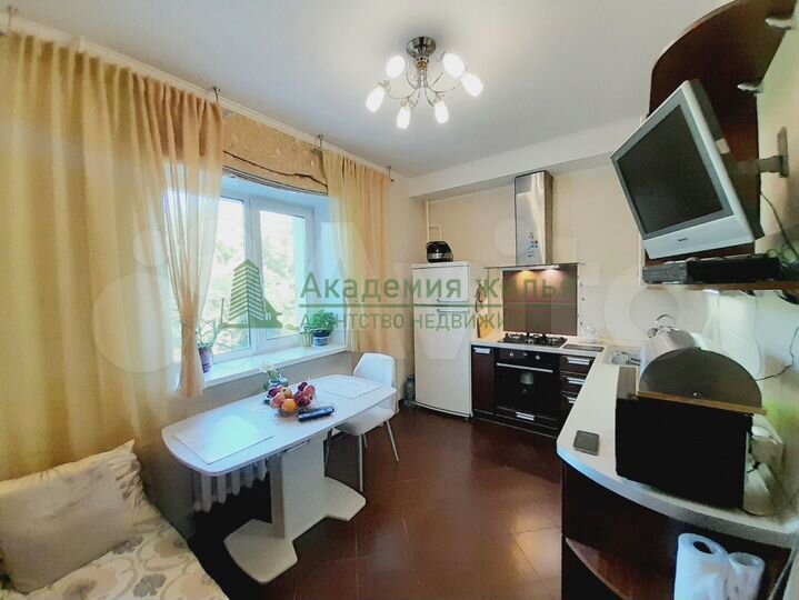 3-к. квартира, 105,4 м², 2/10 эт.