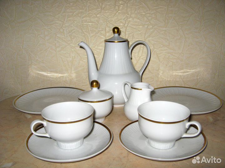 Сервиз фарфоровый