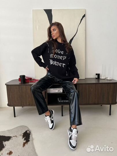 Свитер женский тренд