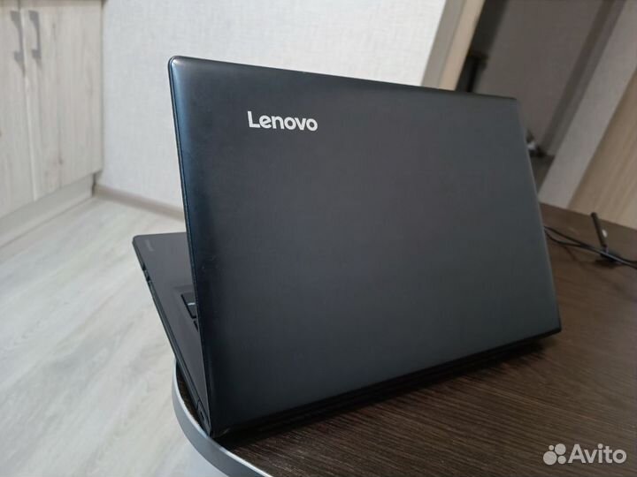 Ноутбук Lenovo / i3-6100U / 920MX / 8GB / 120SSD