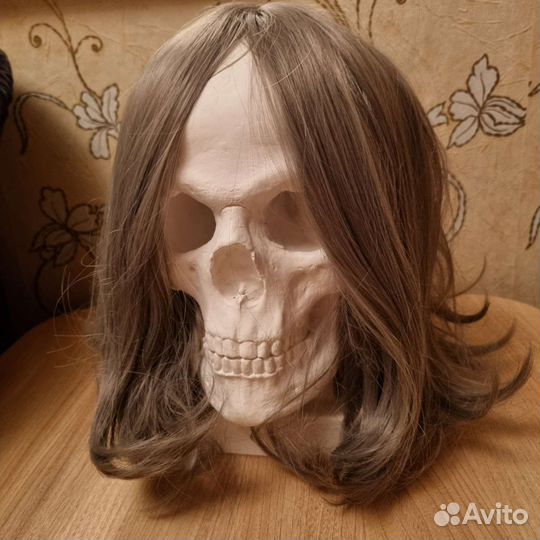 Серый парик каре синтетический