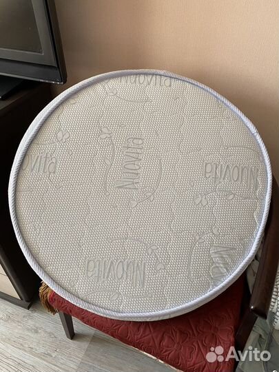 Матрац Nuovita круглый 65*65 с наматрасником