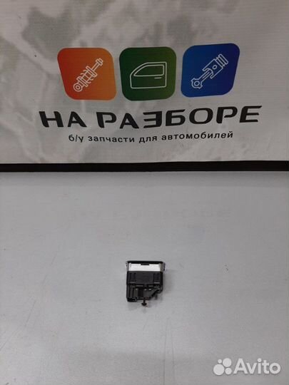 Кнопка центрального замка Mercedes W 205