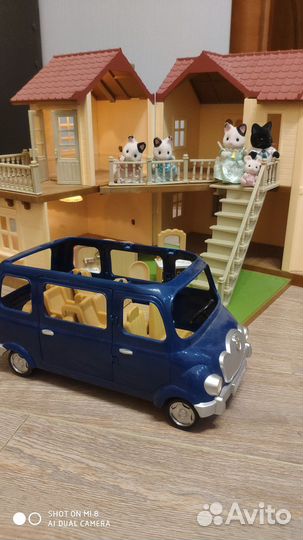 Sylvanian families домик с машиной и семьёй