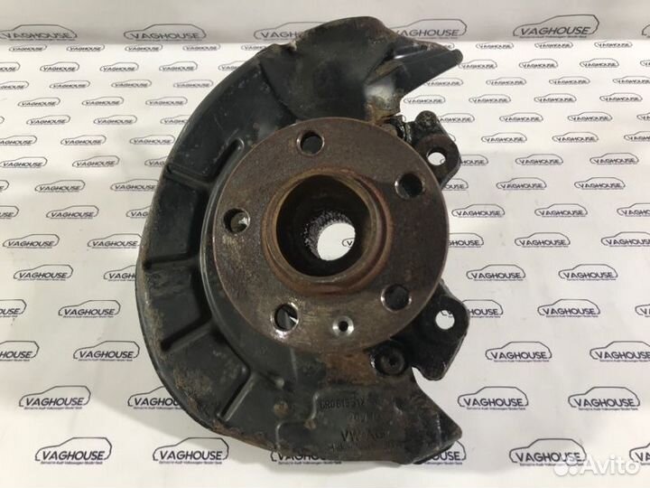 Кулак поворотный правый Skoda Fabia хэтчбек 1.2