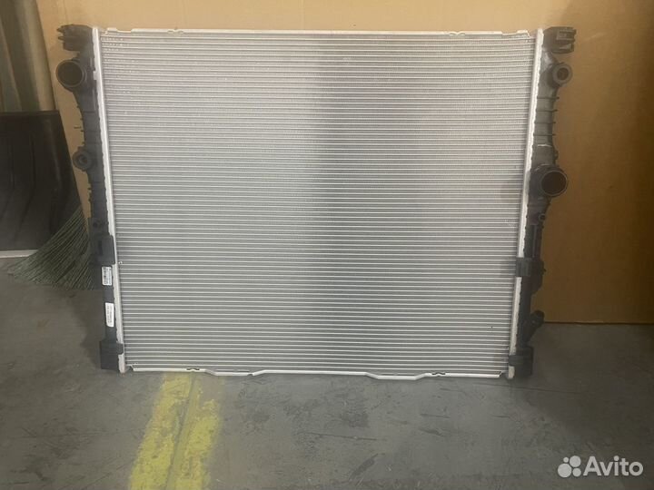 Радиатор bmw G11