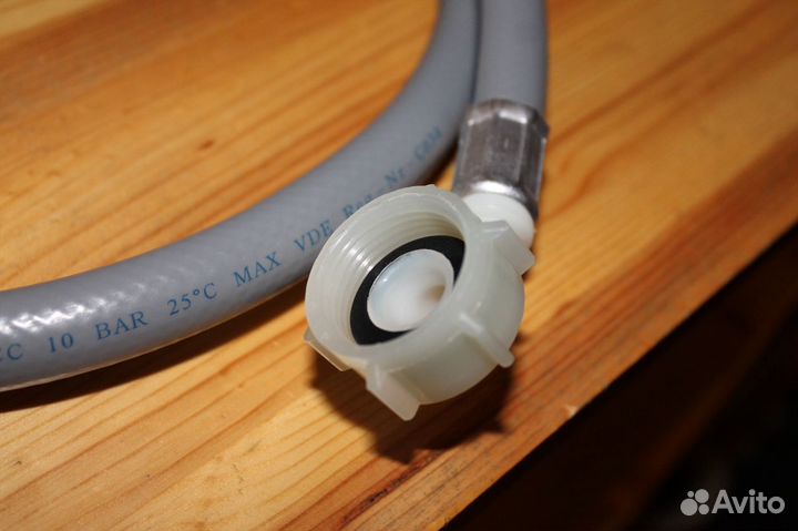 Импортный шланг для подключения стиральной машинки