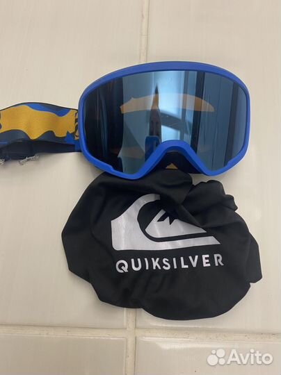 Шлем и очки горнолыжные