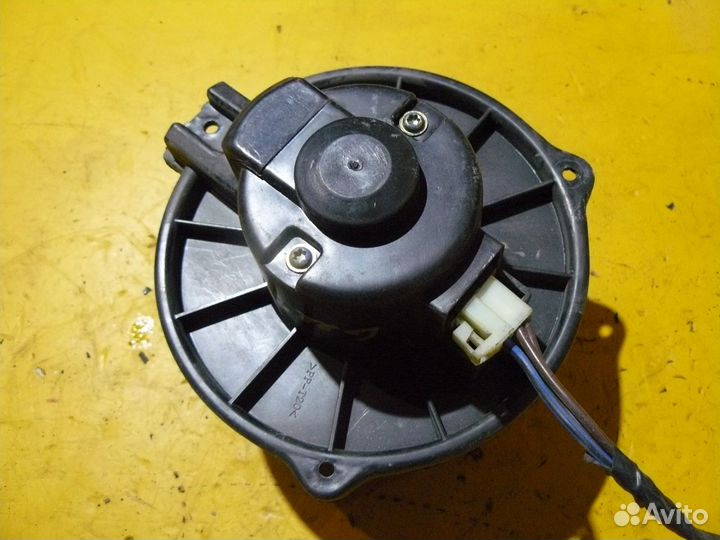 Моторчик отопителя для Geely MK Cross 2013г