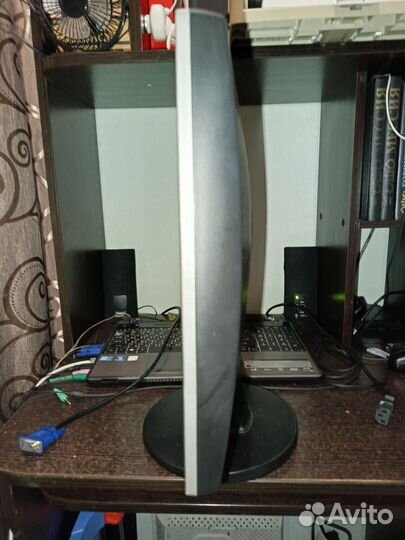 Монитор Samsung 943N, 19