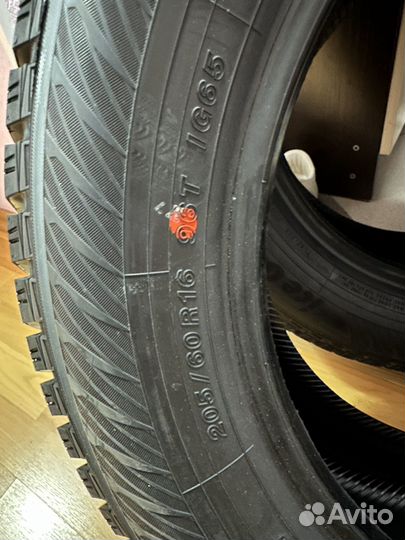 Yokohama Ice Guard IG65 205/60 R16