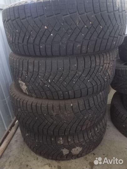 Pirelli Ice Zero 235/55 R19