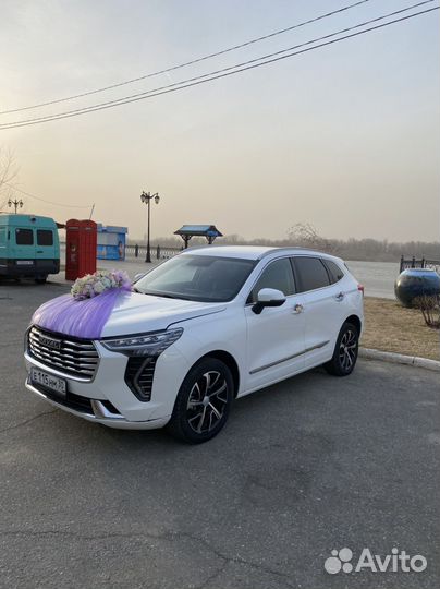 Сиреневые украшения на машину