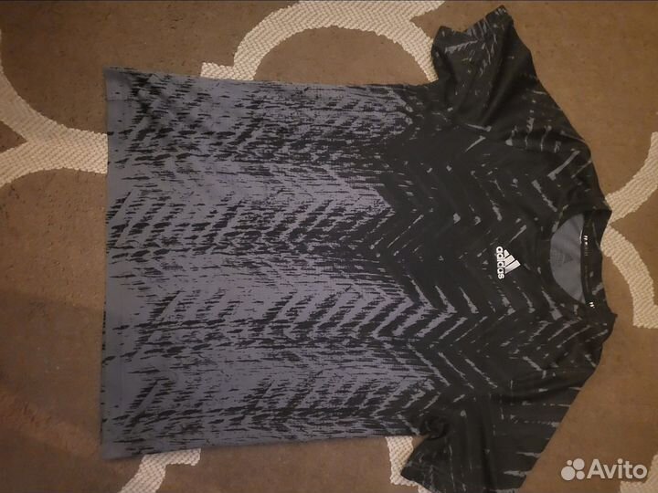 Футболка adidas