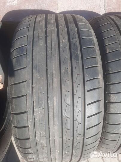 Dunlop SP Sport Maxx 050+ 245/35 R20 и 275/30 R20