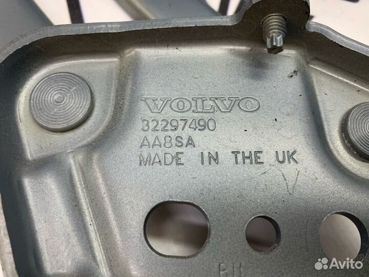 Петля капота правая ориг Volvo XC40 18- 32297490