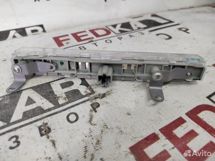 Стоп-сигнал дополнительный Toyota Corolla E150 1ZR