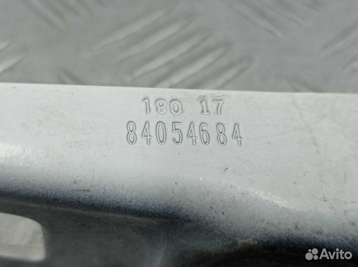 Петля капота правая Chevrolet Equinox 3 84054684