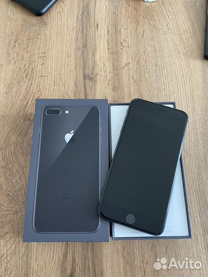 iPhone 8 Plus, 64 ГБ