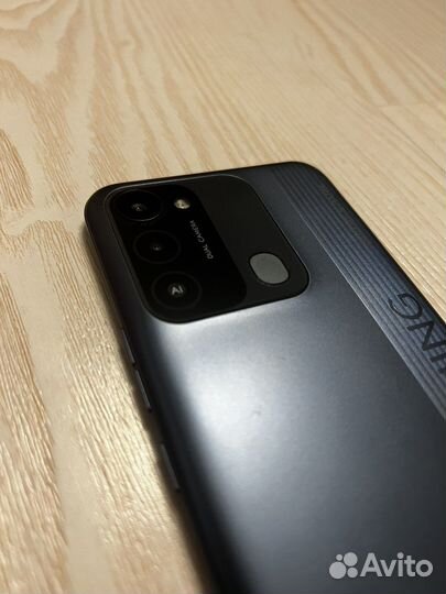 Телефон techno spark 8c