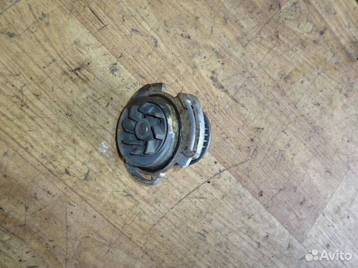 Насос водяной (помпа) Volkswagen Golf II/Jetta II