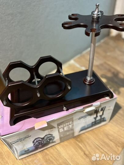 Стойка для 2 бутылок и 6 фужеров