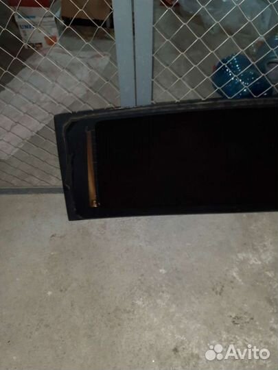 Стекло крышки багажника на мерседес 639