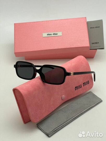 Солнцезащитные очки miu miu